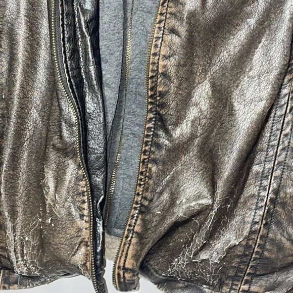 Levi’s faux leather jacket - Picture 3 of 12